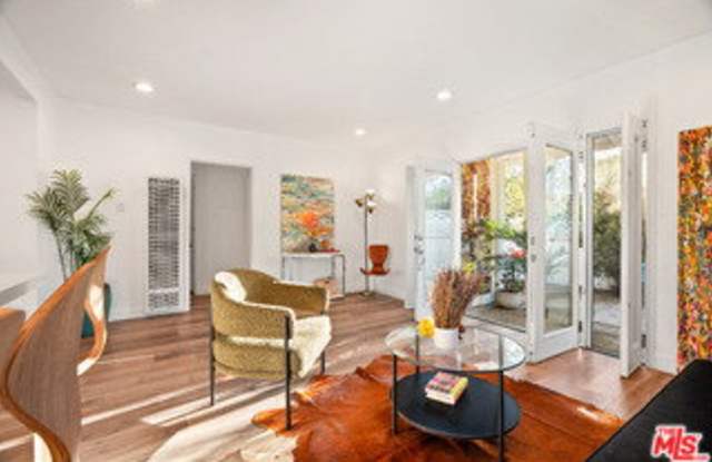 3108 Laurel Avenue Gallery 3