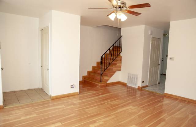 1320 Fargo Avenue Gallery 4