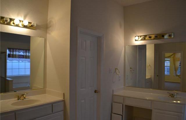 7404 Maybrook Court Gallery 3