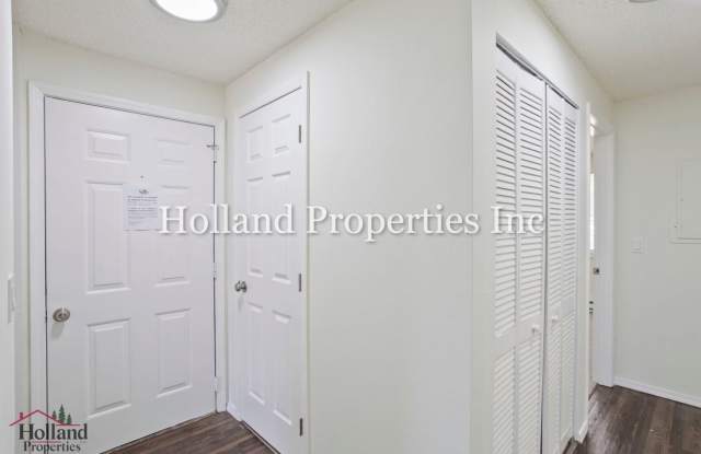 Charming Single-Level Beaverton Home with Fenced Yard & Detached Garage Gallery 3