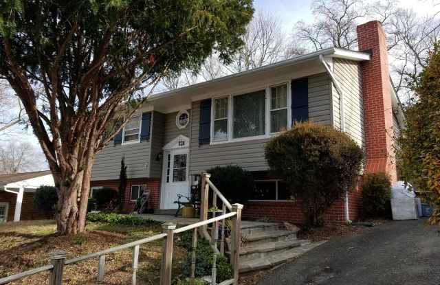 4103 LOCUST LANE Gallery 2