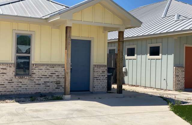 Located 1 Mile from IH 35/ No Carpet / Tons of Upgrades /  Turf Grass in Front Yard / Fenced in Backyard / CISD photos photos