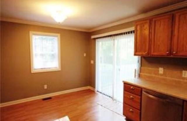 9720 Robinwood Lane Gallery 4