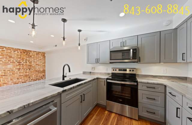Charming 2/1 loft-style condo in the heart of Historic Downtown Charleston! Gallery 3