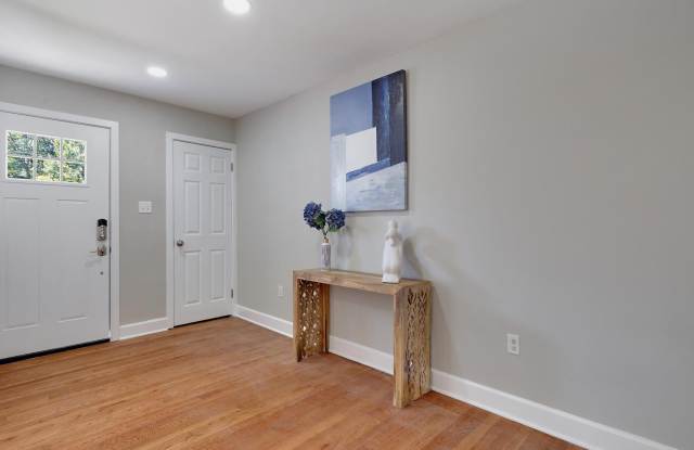 4502 ELMWOOD Road Gallery 3