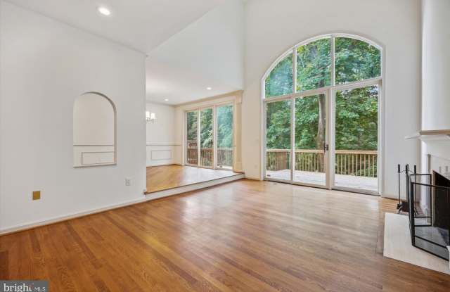 6 GOLDLEAF CT Gallery 4