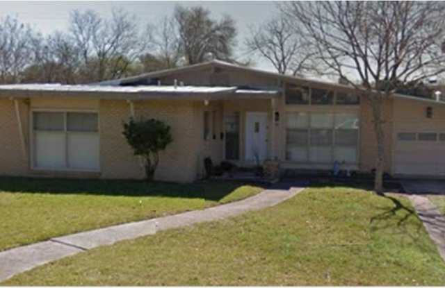 314 Millwood Lane - 314 Millwood Lane, San Antonio, TX 78216