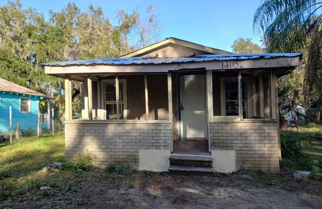 14052 Railroad Avenue photos photos