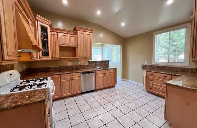 447 North Raymond Avenue photos photos