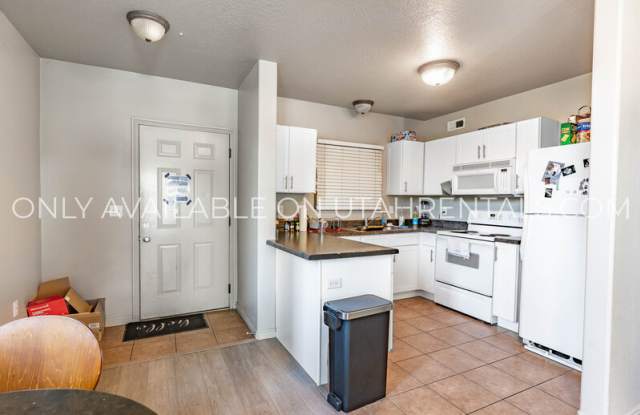 859 E 620 N photos photos