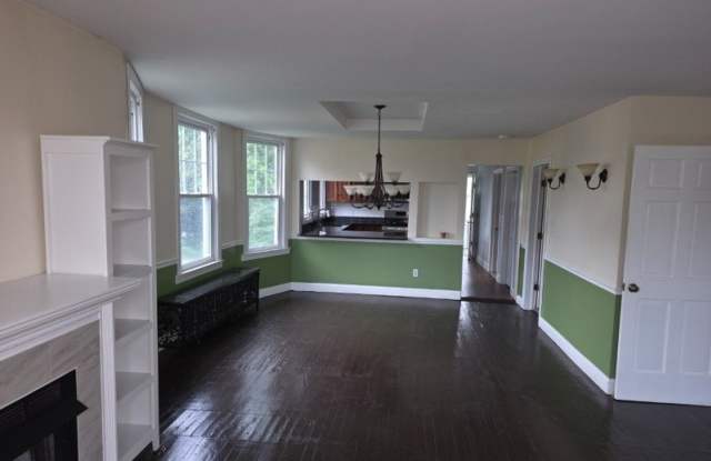 73 Curie Ave Gallery 4