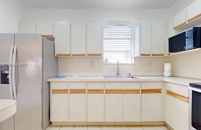 3330 SW 2 0, Miami, FL 33135 - 1119 photos photos