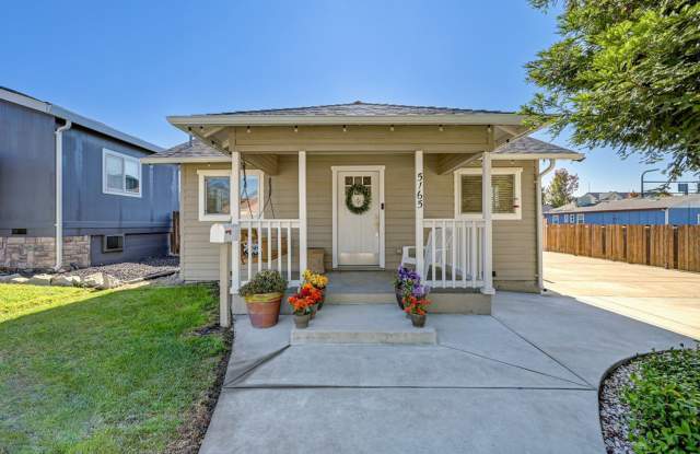 Beautifully Remodeled Home in Rocklin! Gallery 1