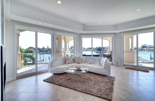 40 BAYVIEW COURT S Gallery 3
