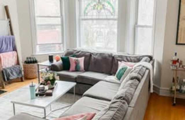 3155 North Pine Grove Avenue photos photos