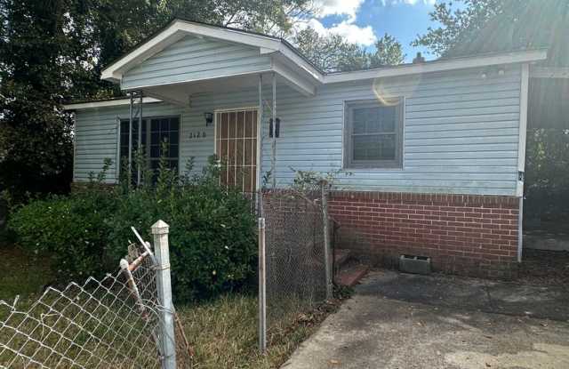 3 bedroom 2 bath renovated home with a huge family room! - 2120 Mutual Avenue, Macon-Bibb, GA 31204