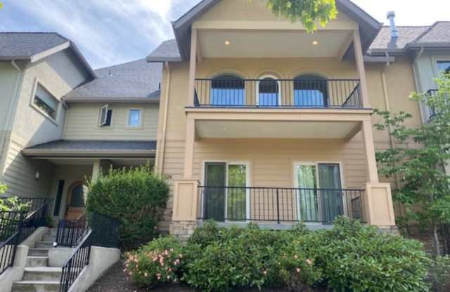 528 W Nevada St - 528 West Nevada Street, Ashland, OR 97520