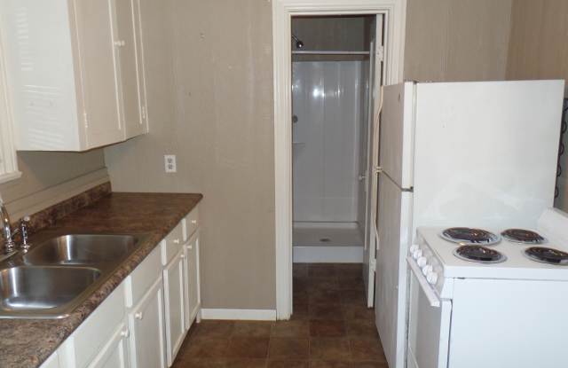 Efficiency Garage Apartment Gallery 3