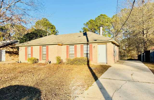 Beautiful 3/2 In Montgomery East *** Call 334-366-9198 to Schedule a Self Tour! photos photos