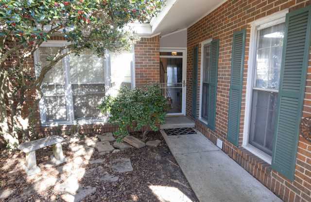 2043 Hazel Hedge Ln. Gallery 3