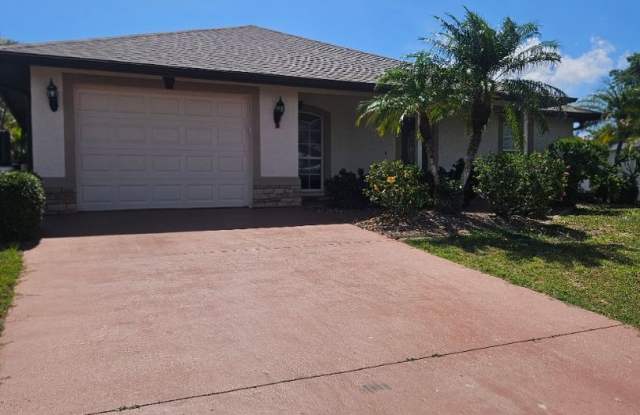 Port Charlotte Waterfront salt water pool annual rental photos photos