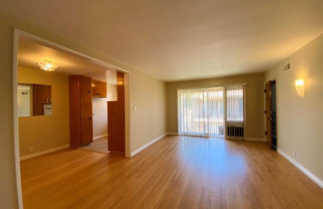 2030 East 3rd Street #7 Gallery 2