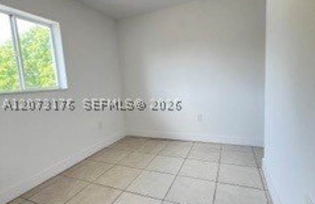 1613 NW 16th Ave Gallery 2