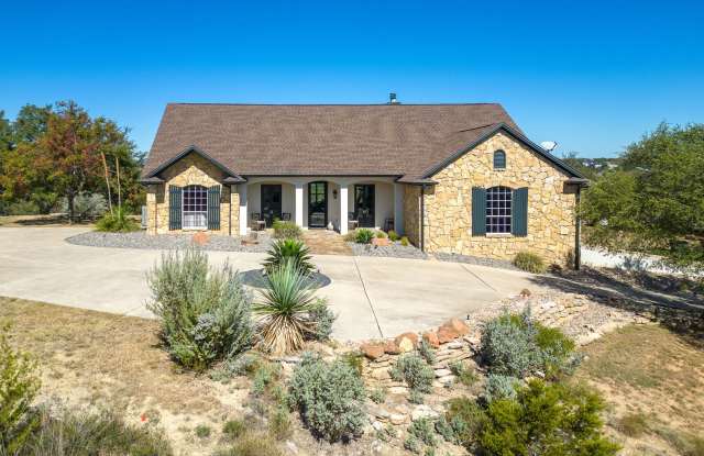 Fully Furnished Hilltop Retreat with Panoramic Lake Travis Views Gallery 3