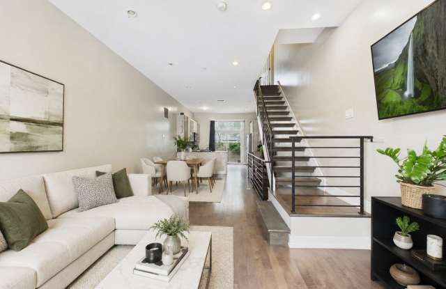 AUGUST 10 Beautiful 4 bed 3 bath home with tons of light and lots of outdoor space!! photos photos
