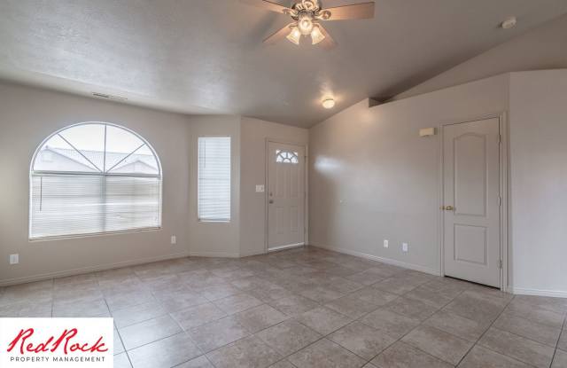 Dog Friendly, 2 Bedroom 2 Bathroom Townhome Gallery 4