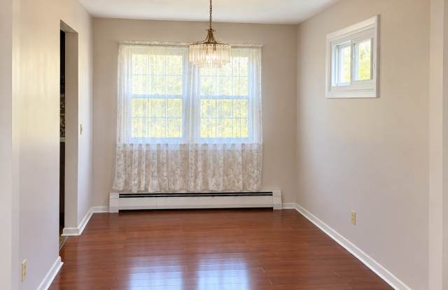 1516 Elmwood Avenue Gallery 3