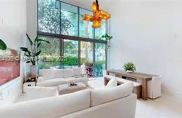 6000 Collins Avenue Gallery 2