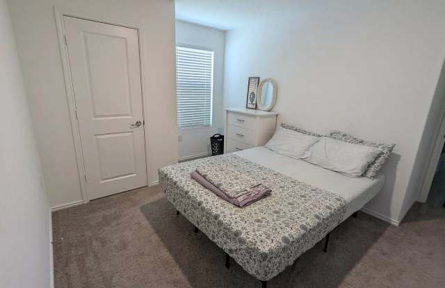Room in 4 Bedroom Home in Von Ormy Gallery 4