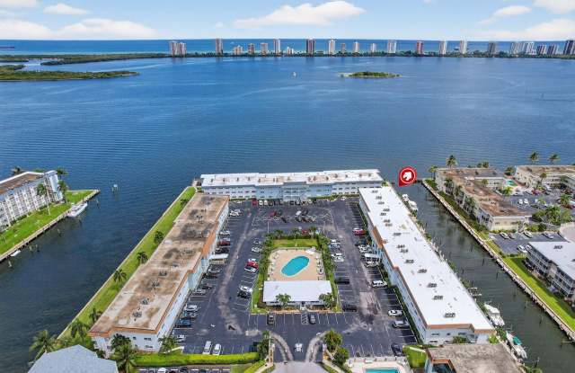110 Shore Court - 110 Shore Court, North Palm Beach, FL 33408