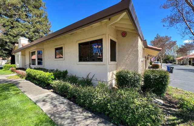 Peaceful Creekside Condo in Napa's Gated Fountain Grove Community photos photos