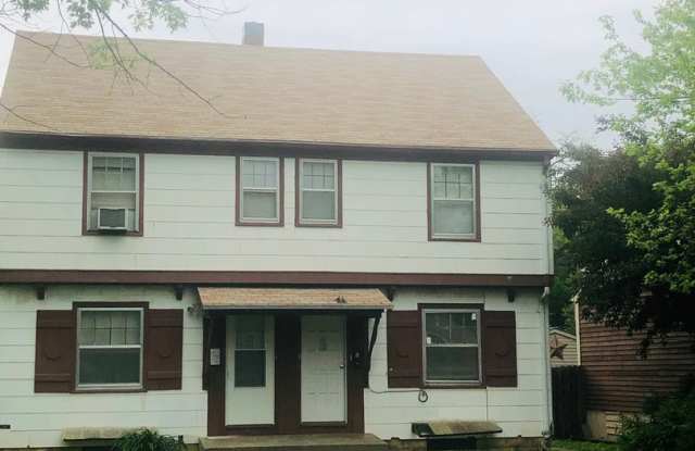Spacious 2 Bedroom Home Great Location photos photos