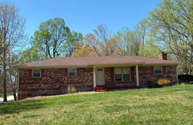 600 Derek Avenue Elizabethtown photos photos