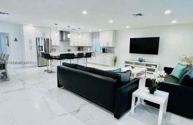 218 SE 3rd Pl Gallery 2
