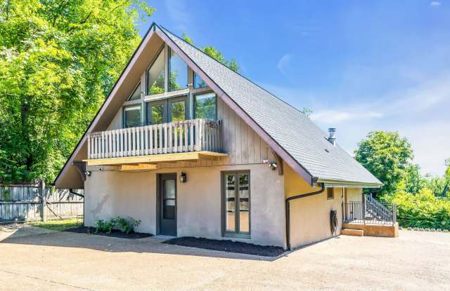 Available now! 3 BR/3BA Madson riverfront home for rent, two living spaces, pets welcome, lawn included photos photos