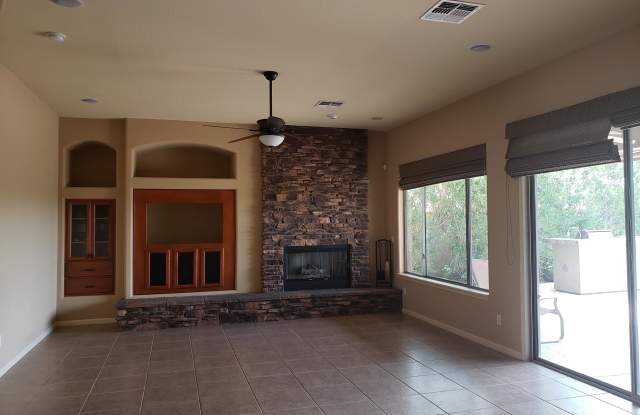 18359 W SWEET ACACIA Drive Gallery 2