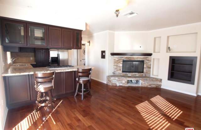 1644 Hi Point Gallery 1