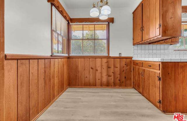 9322 Lasaine Avenue Gallery 4