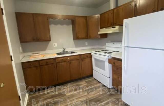 817 3rd St SW - 817 3rd Street Southwest, Valley City, ND 58072