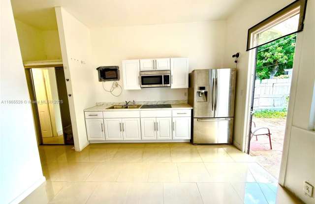 2516 Cleveland St photos photos