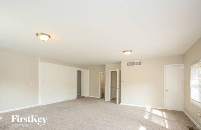 6925 Bloomfield Drive East Gallery 4