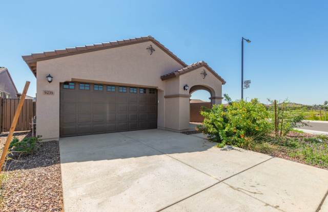 Beautiful corner lot with 3 bedroom 2 bath single family home in Western Enclave! - 9239 West Sells Drive, Phoenix, AZ 85037