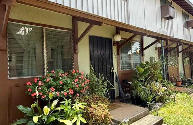 PARTIALLY FURNISHED 3br/2.5ba/2pkg Townhouse w/ENCL yard! photos photos