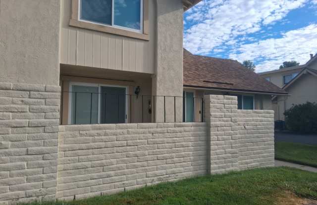 **FALL SPECIAL!!  1/2 Off First Months Rent for Qualified Applicants** Gallery 4
