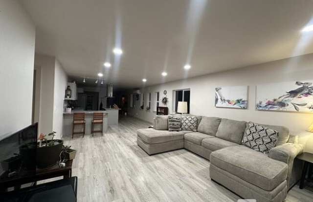 406 3rd Street Gallery 3