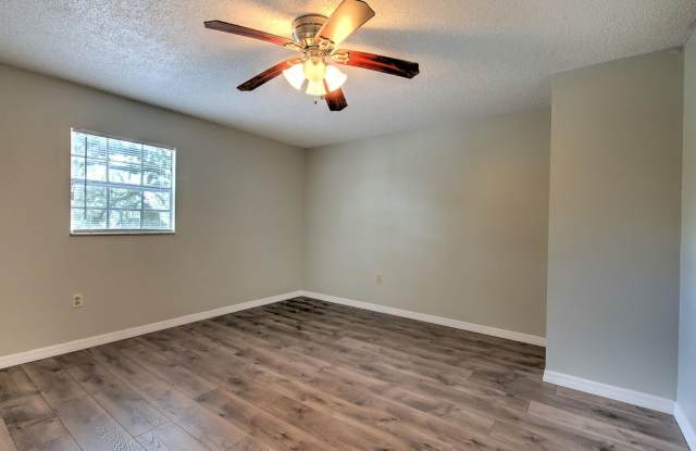 Very nice large 5 bedroom/3 bathroom home in booming Ybor city area photos photos